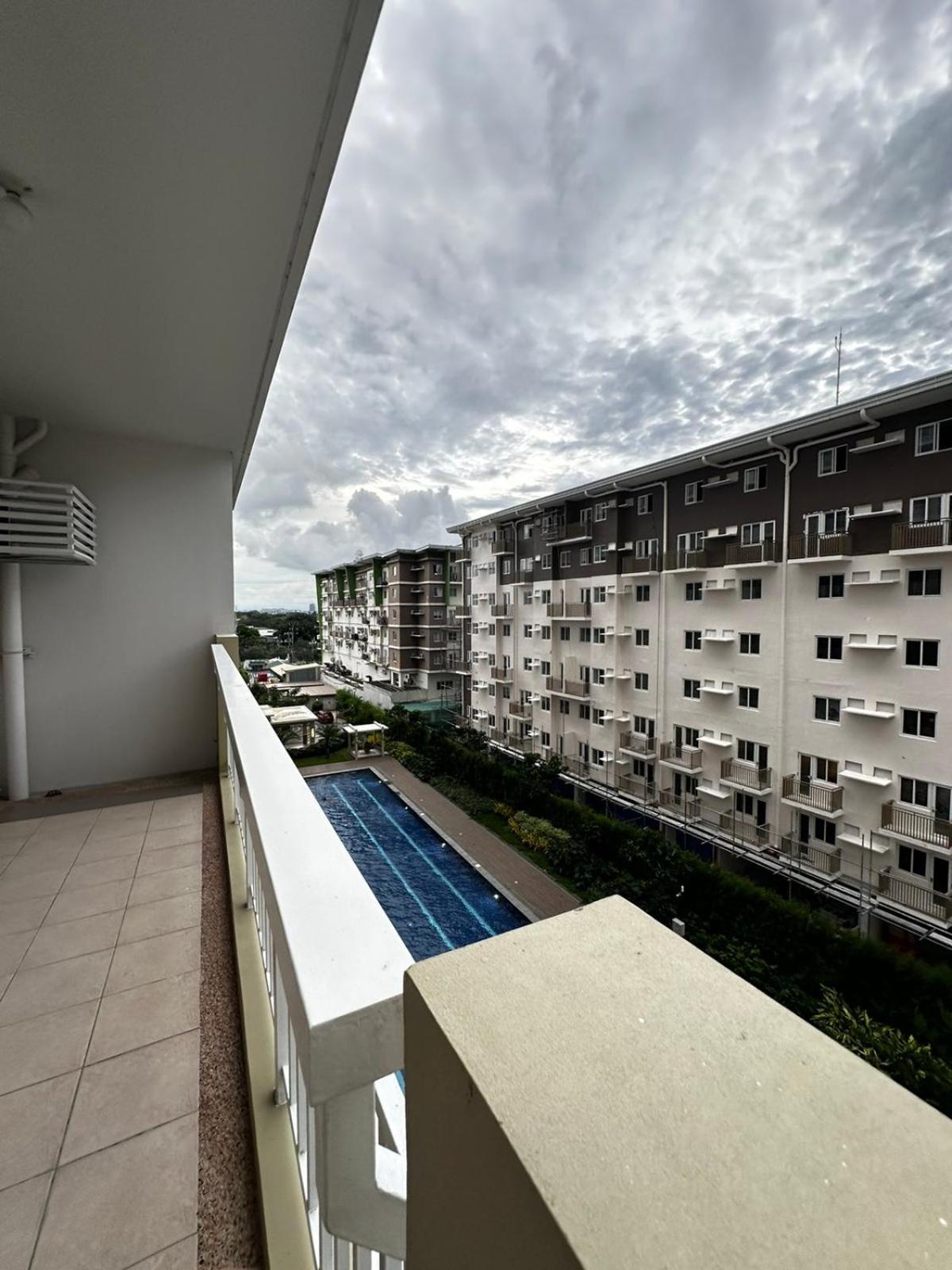 2 Bedroom Condo Unit Near Sm Bf & Naia At The Atherton By Dmci With 2 Balcony Paranaque City Zewnętrze zdjęcie