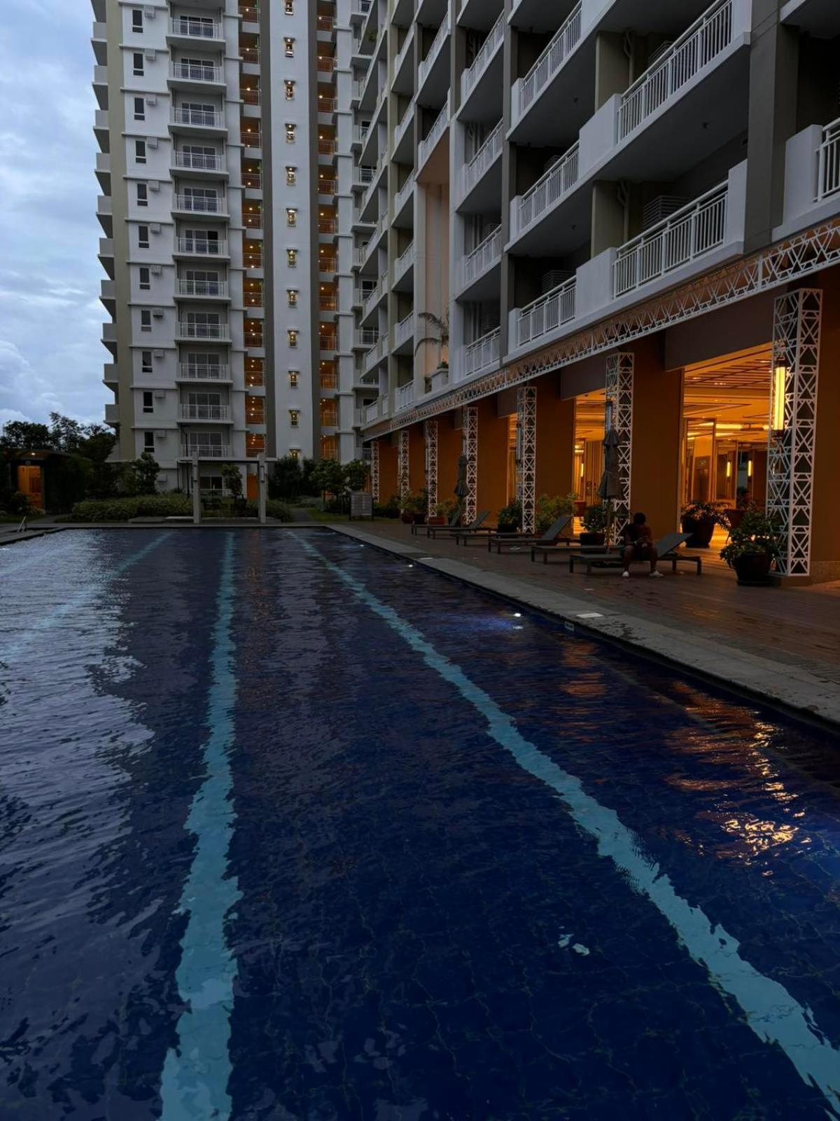 2 Bedroom Condo Unit Near Sm Bf & Naia At The Atherton By Dmci With 2 Balcony Paranaque City Zewnętrze zdjęcie
