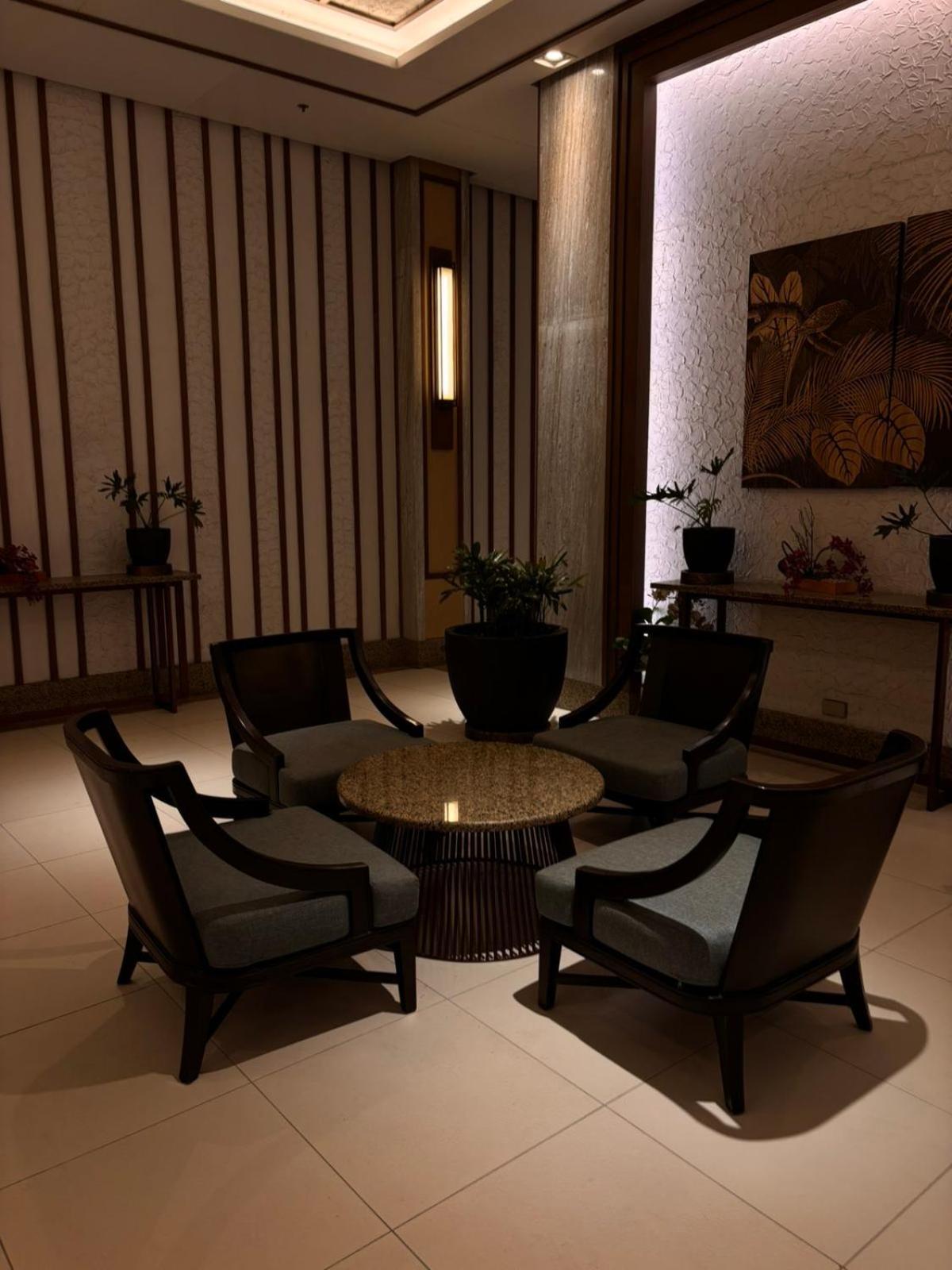 2 Bedroom Condo Unit Near Sm Bf & Naia At The Atherton By Dmci With 2 Balcony Paranaque City Zewnętrze zdjęcie