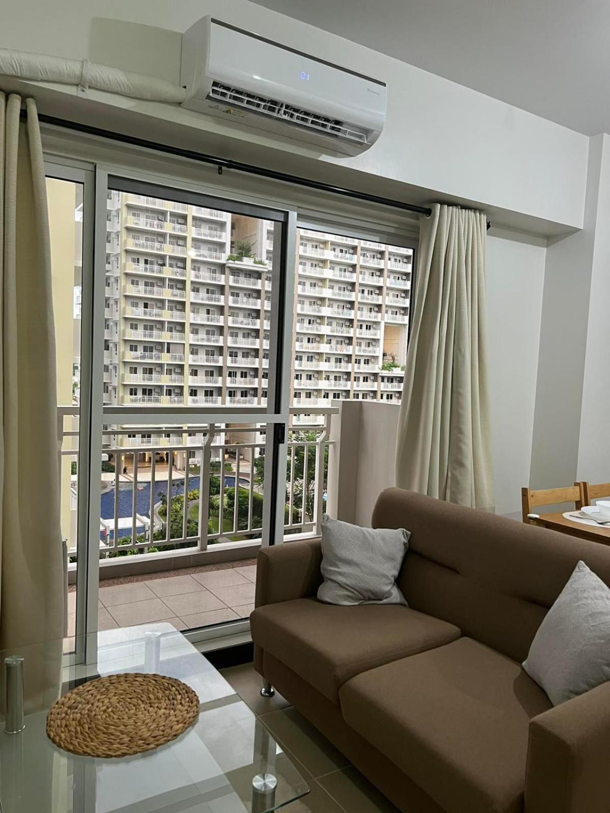 2 Bedroom Condo Unit Near Sm Bf & Naia At The Atherton By Dmci With 2 Balcony Paranaque City Zewnętrze zdjęcie