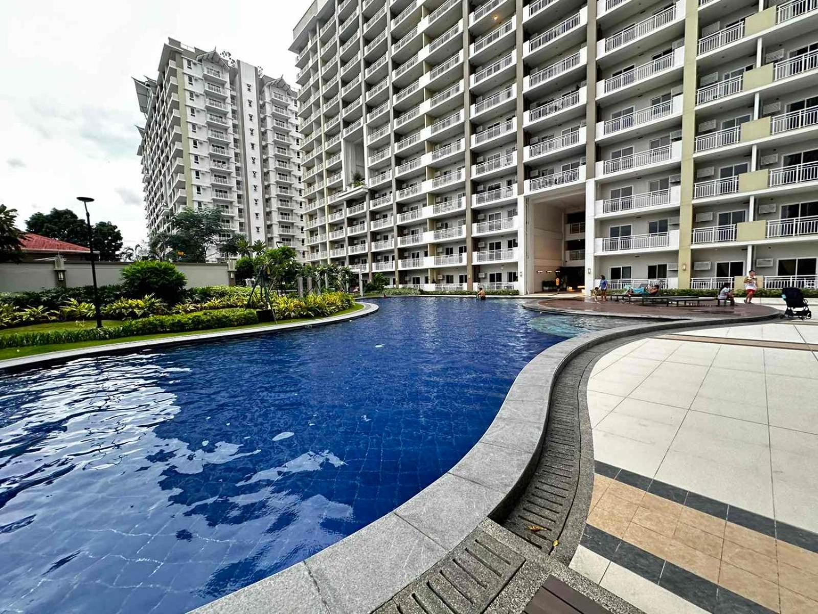 2 Bedroom Condo Unit Near Sm Bf & Naia At The Atherton By Dmci With 2 Balcony Paranaque City Zewnętrze zdjęcie
