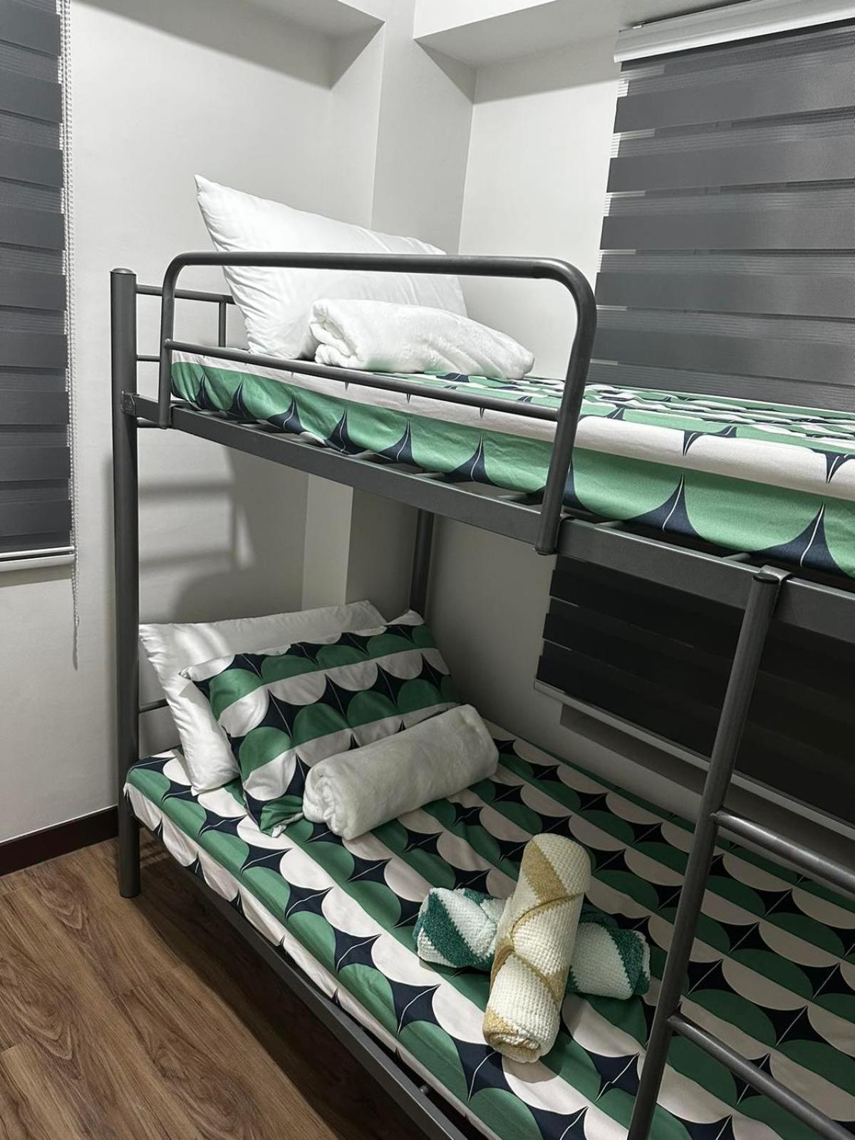 2 Bedroom Condo Unit Near Sm Bf & Naia At The Atherton By Dmci With 2 Balcony Paranaque City Zewnętrze zdjęcie
